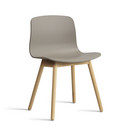 About A Chair AAC 12, Khaki 2.0, Eiche lackiert