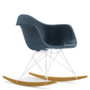 Eames Plastic Armchair RE RAR, Meerblau, Beschichtet weiß, Ahorn gelblich